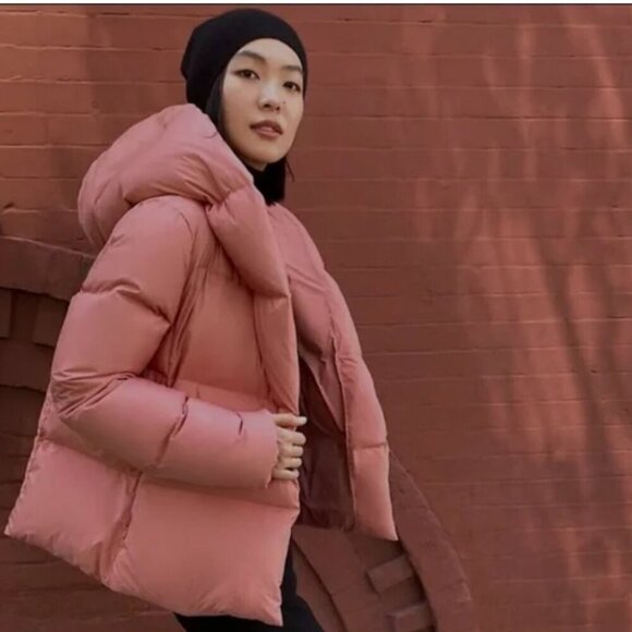 Babaton Pink Duvet Puffer Jacket with Hood and Insulated Design